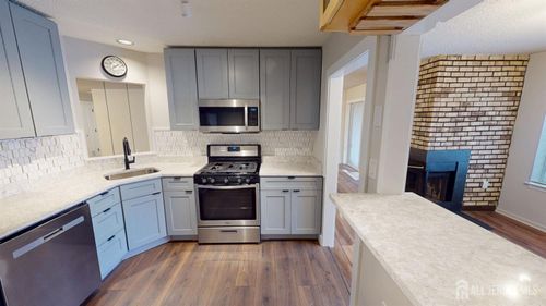 29 Chatham Sq, Parlin, NJ, 08859-2320 | Card Image