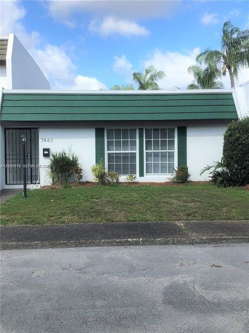 7443 Twin Sabal Dr, Miami Lakes, FL, 33014-2561 | Card Image