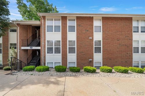 202-1946 Greenpoint Drive, St Louis, MO, 63122 | Card Image