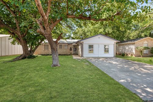 1624 Americana Blvd, Blue Mound, TX, 76131-1027 | Card Image