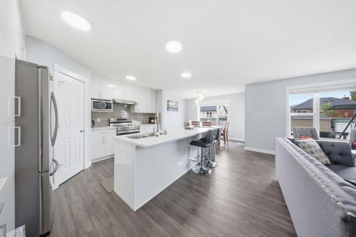 19 Martha'S Meadow Close Ne, Calgary, AB, T3J4N7 | Card Image
