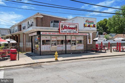 1594 Market St, LINWOOD, PA, 19061-4243 | Card Image