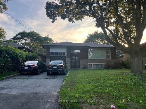 30 Moynes Ave, Etobicoke, ON, M8Y3B8 | Card Image