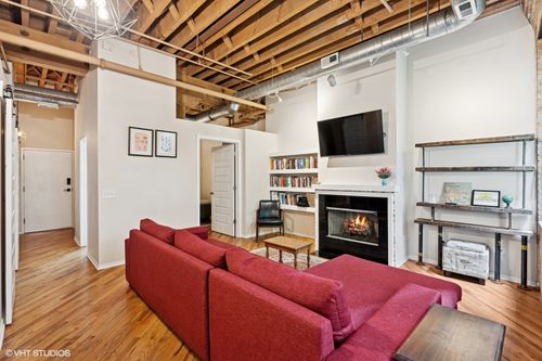apt-227-226 Clinton St, Chicago, IL, 60661-1194 | Card Image