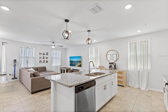 1425 Prairie Meadows Way, Townhouse with 3 bedrooms, 3 bathrooms and null parking in OCOEE FL | Image 9