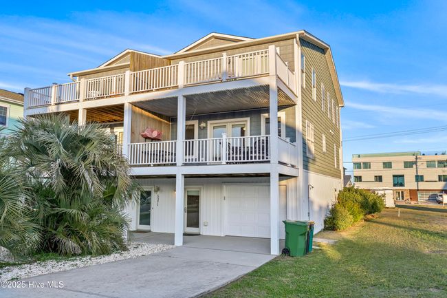 B - 537 Third Ave S, Condo with 4 bedrooms, 5 bathrooms and 1 parking in Kure Beach NC | Image 4
