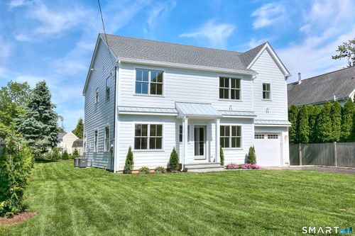 200 Henry St, Fairfield, CT, 06824-2820 | Card Image