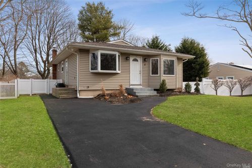 5 Ashland St, Mount Sinai, NY, 11766-2901 | Card Image