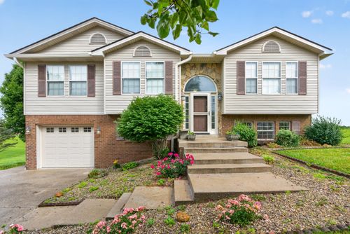 1084 Breezy Ln, Berea, KY, 40403-9691 | Card Image