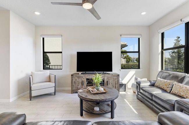4822 Jumping Way, Condo with 3 bedrooms, 3 bathrooms and null parking in Lake Worth FL | Image 14