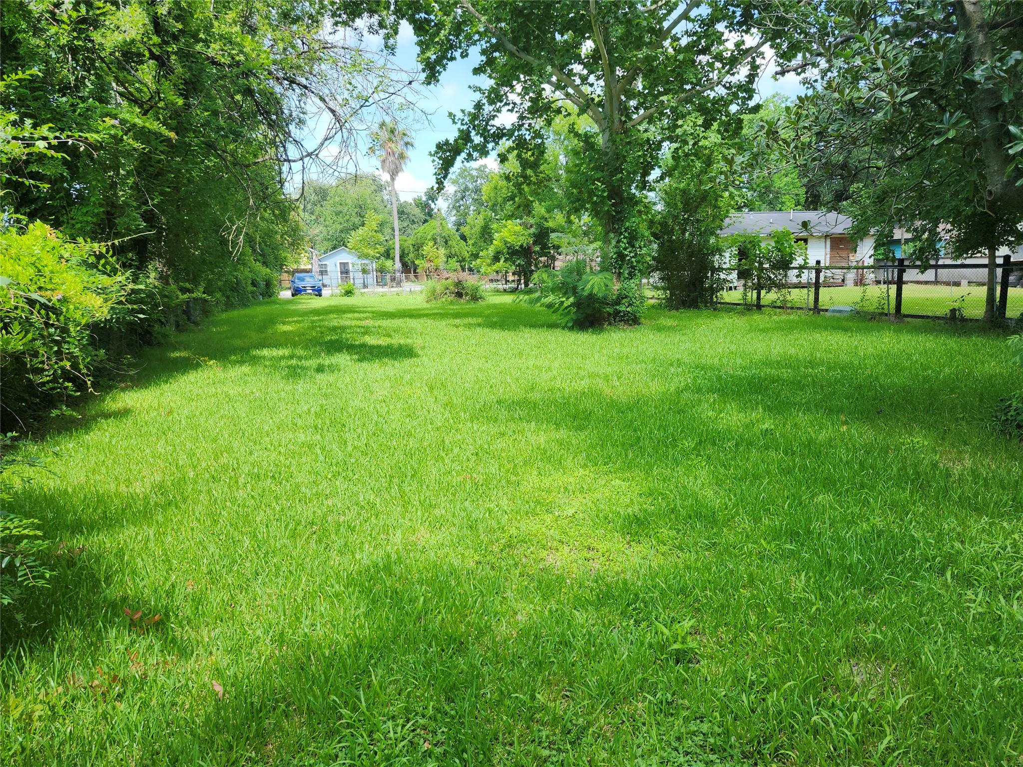 Land in Houston 5