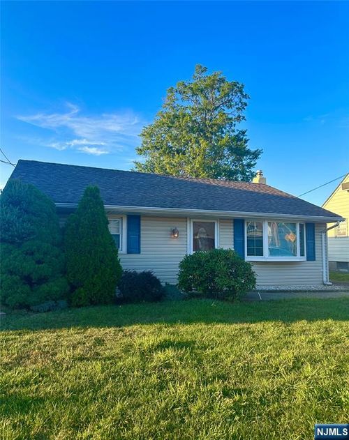 309 President St, Saddle Brook, NJ, 07663-6337 | Card Image