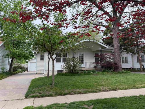 1037 N Perry Ave, Wichita, KS, 67203-3022 | Card Image