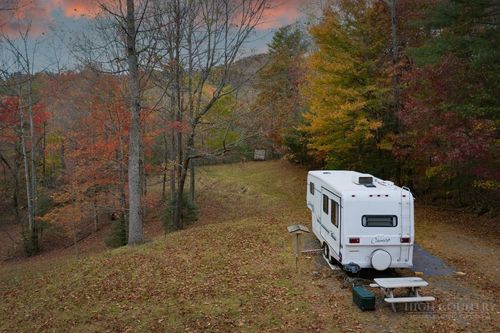 374 Lawrence Greene Rd, Deep Gap, NC, 28618-9680 | Card Image