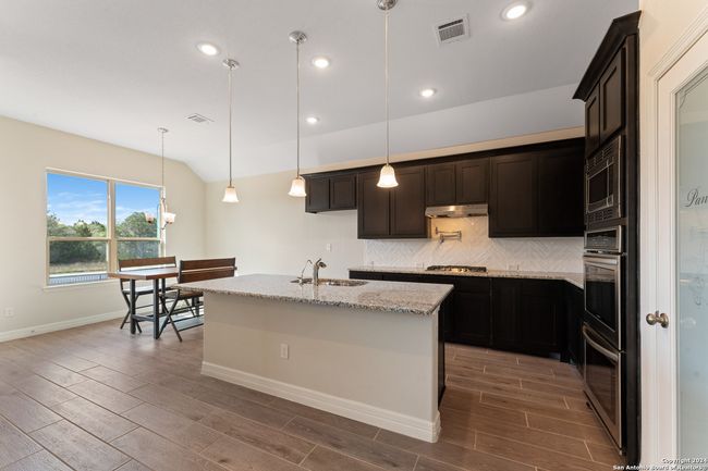 423 Montessa Park, House other with 4 bedrooms, 4 bathrooms and null parking in San Antonio TX | Image 12