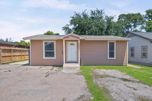 10621 Lane St, Houston, TX, 77029-2748 | Card Image