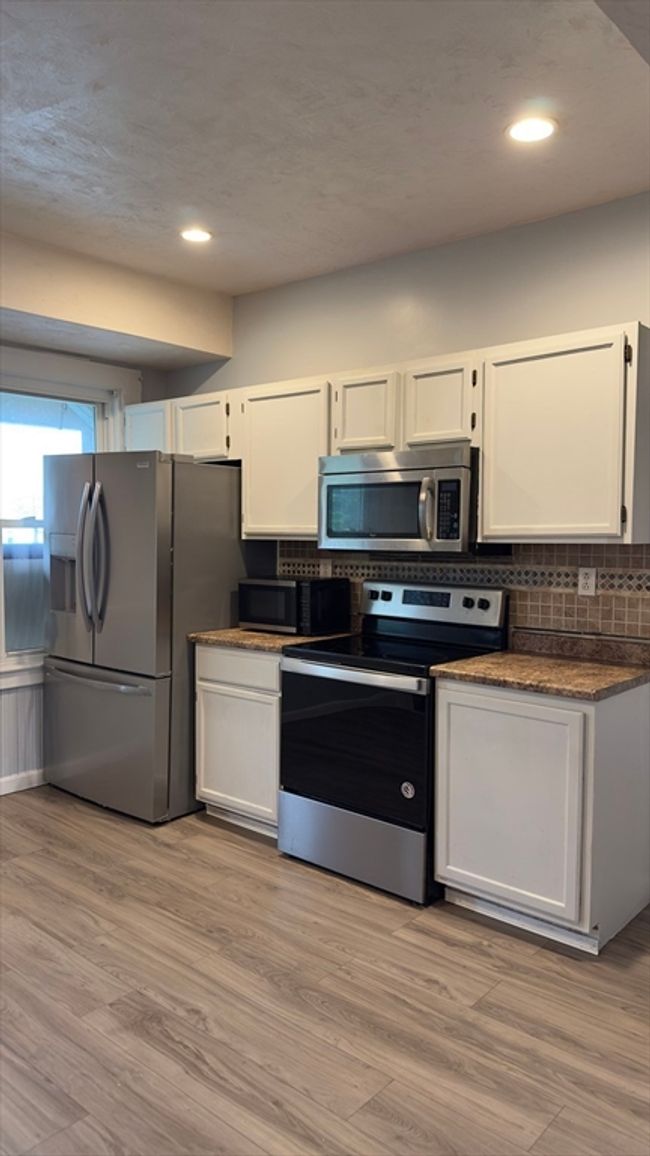 APT-3 - 239 Forest Ave, Condo with 3 bedrooms, 1 bathrooms and 2 parking in Brockton MA | Image 4