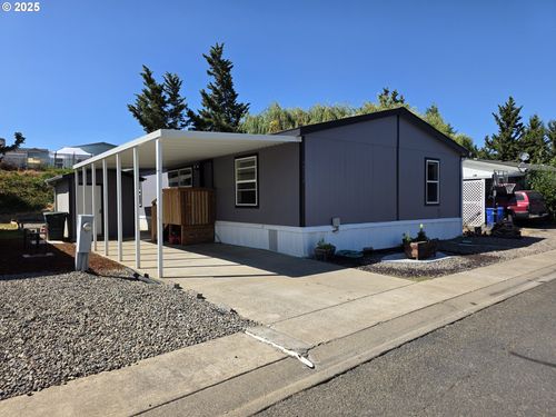 231 Owyhee Ln, Roseburg, OR, 97471-7023 | Card Image