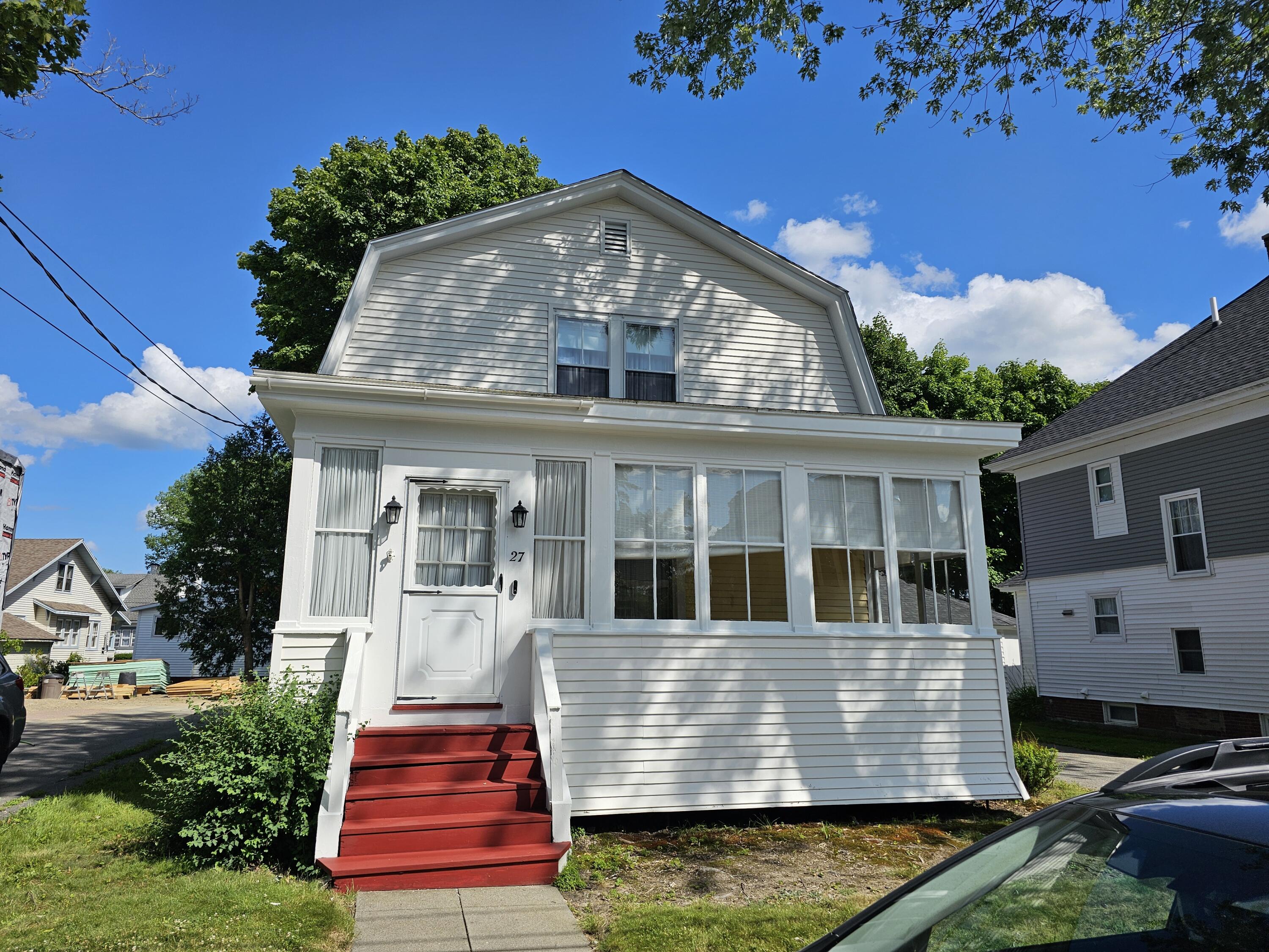 Elizabeth Ave, Bangor, ME 04401