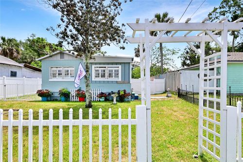 530 Ronnoc Ln, New Smyrna Beach, FL, 32168-6622 | Card Image