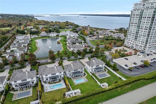 33 Carnegie Abbey Ln, Portsmouth, RI, 02871-1622 | Card Image