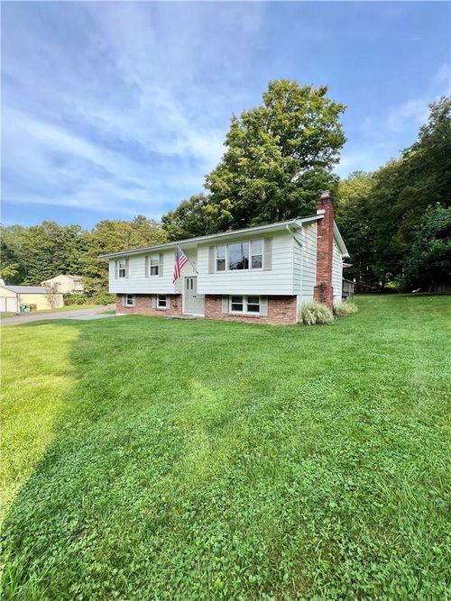 2 Garden Pl, Beacon, NY, 12508-2906 | Card Image