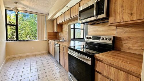 501-6800 Cypress Rd, Plantation, FL, 33317-3043 | Card Image