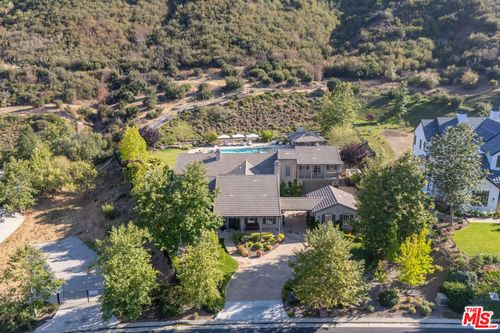 2052 Shadow Creek Dr, Agoura Hills, CA, 91301-6239 | Card Image