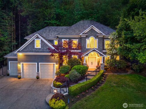 5677 193rd Pl Se, Issaquah, WA, 98027-8666 | Card Image