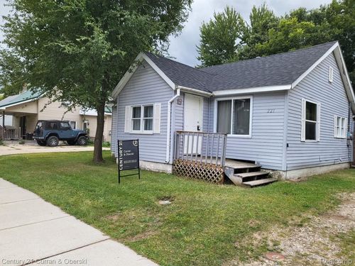 221 Saginaw St, Beaverton, MI, 48612-8144 | Card Image