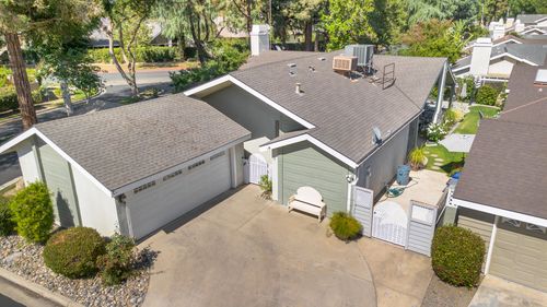 1421 E Castleview Dr, Visalia, CA, 93292 | Card Image