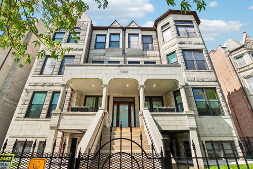 2n-3968 S Ellis Ave, Chicago, IL, 60653-2463 | Card Image