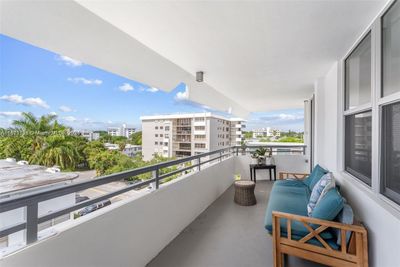 612 - 1080 94th St, Condo with 2 bedrooms, 2 bathrooms and null parking in Bay Harbor Islands FL | Image 1