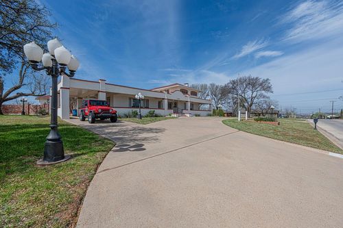 1400 Sam Houston St, Sweetwater, TX, 79556-7058 | Card Image