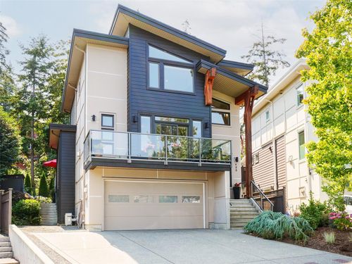 488 Regency Pl, Victoria, BC, V9C0H9 | Card Image