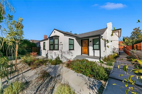 3301 Obama Blvd, LOS ANGELES, CA, 90018-4056 | Card Image