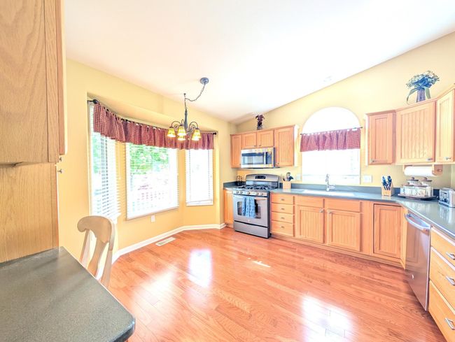7259 Maplecrest Cir, Condo with 2 bedrooms, 3 bathrooms and null parking in Swartz Creek MI | Image 4