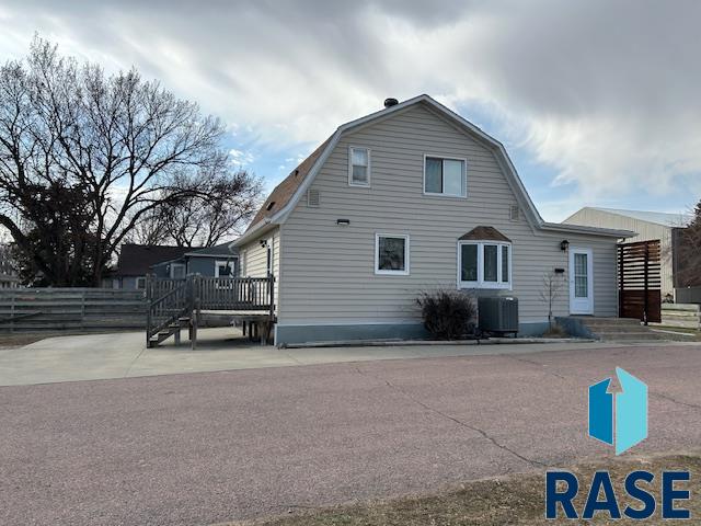 7th Ave, Mitchell, SD 57301