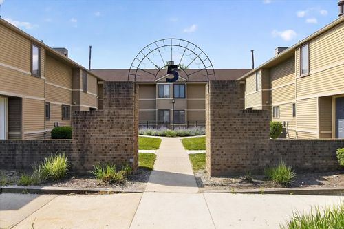 158-350 Briarcrest Dr, Ann Arbor, MI, 48104-6764 | Card Image