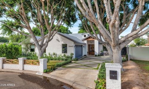 3442 N 40th Pl, Phoenix, AZ, 85018-5947 | Card Image