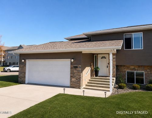 2027 Koch Dr, Bismarck, ND, 58503-1240 | Card Image