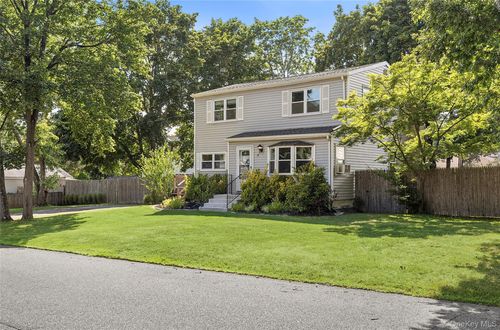 12 Lakeview Dr, Middle Island, NY, 11953-1346 | Card Image