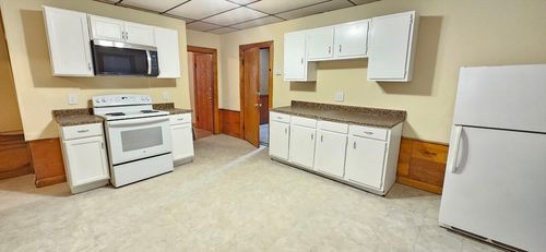 apt-1w-93 Arthur St, Brockton, MA, 02302-1800 | Card Image