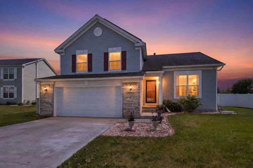 15960 Fennel Ct, Apple Valley, MN, 55124-5817 | Card Image