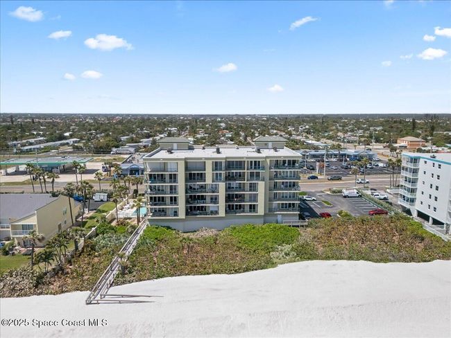402 - 245 Highway A1a, Condo with 3 bedrooms, 3 bathrooms and null parking in Satellite Beach FL | Image 30