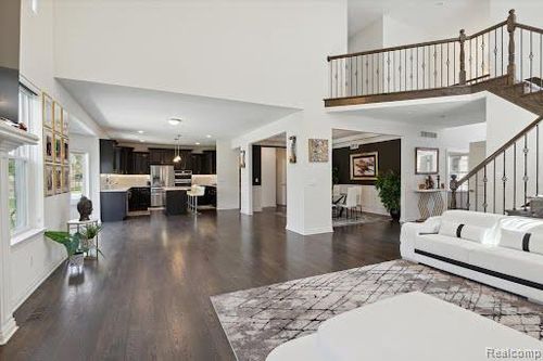 1843 Kirkton Dr, Troy, MI, 48083-1726 | Card Image