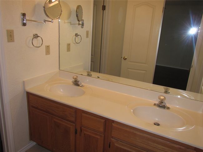 Full bath with a sink | Image 12