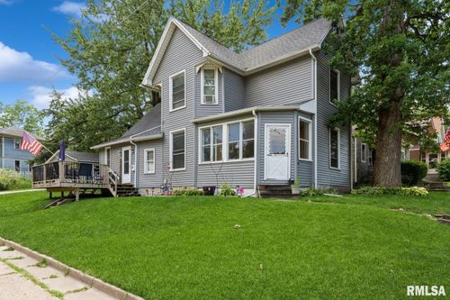 1301 Caroline Ave, Clinton, IA, 52732-5452 | Card Image