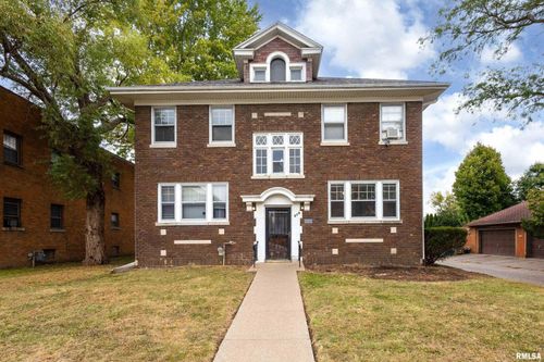 318 W Columbia Ave, Davenport, IA, 52803-1448 | Card Image