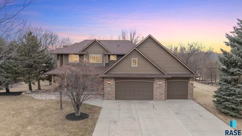 1601 S Sierra Cir Circle, Sioux Falls, SD, 57110 | Card Image